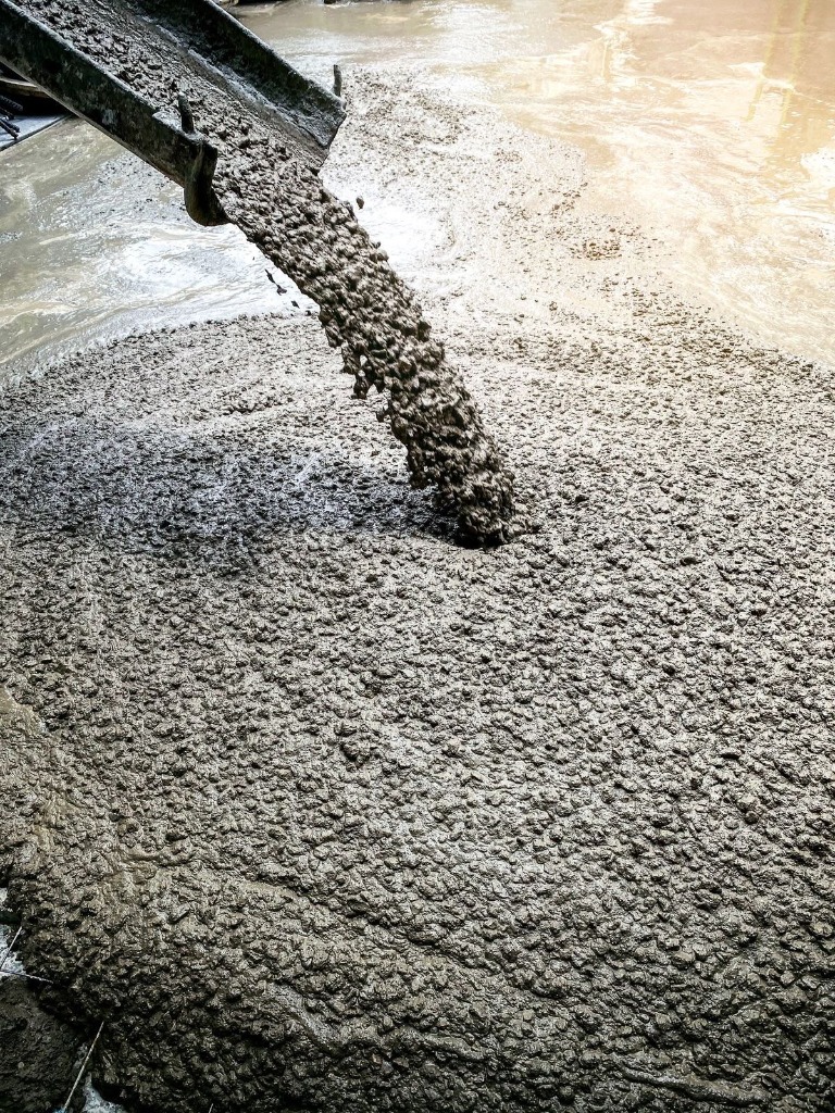 On-Site volumetric ready-mixed concrete Slab Pouring Stevenage