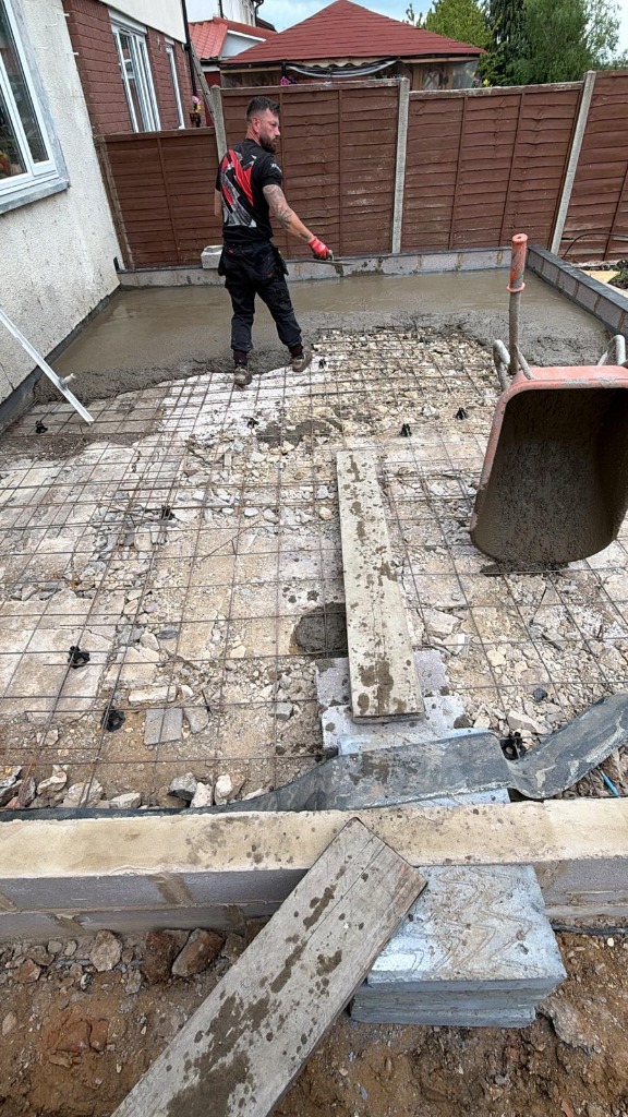 On-Site volumetric ready-mixed concrete Slab Pouring Stevenage