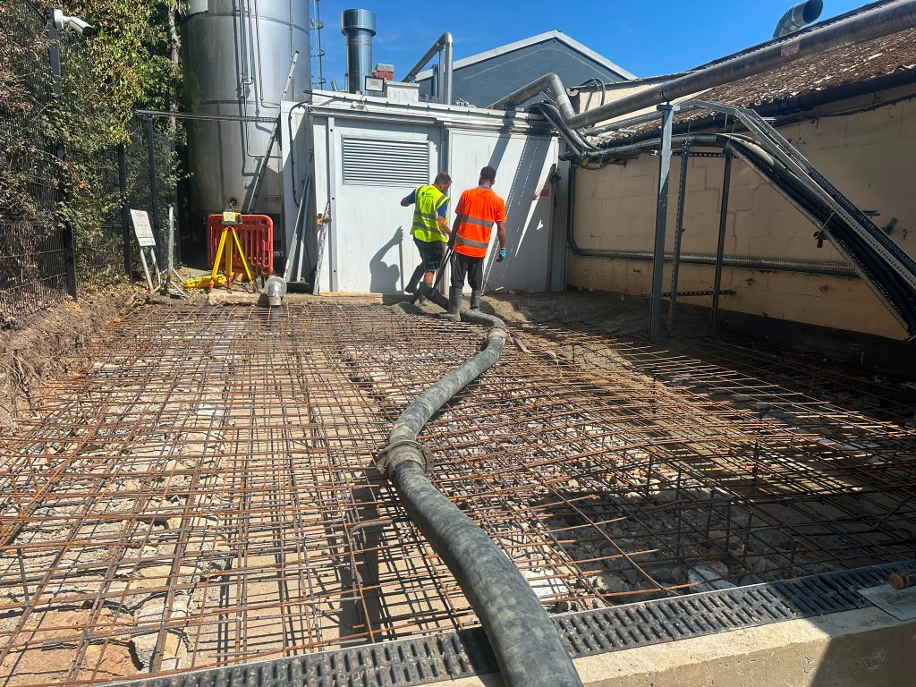 Ground Line Ready-Mix Concrete Pumping Pipeline in Action Stevenage